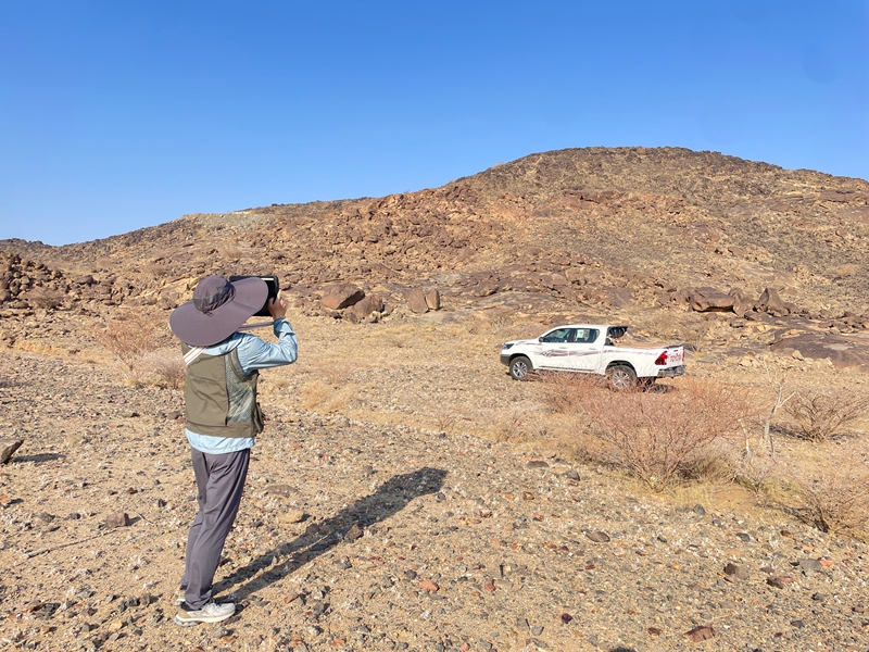 我公司地質隊員轉戰沙特南部阿西爾省持續推進填圖項目